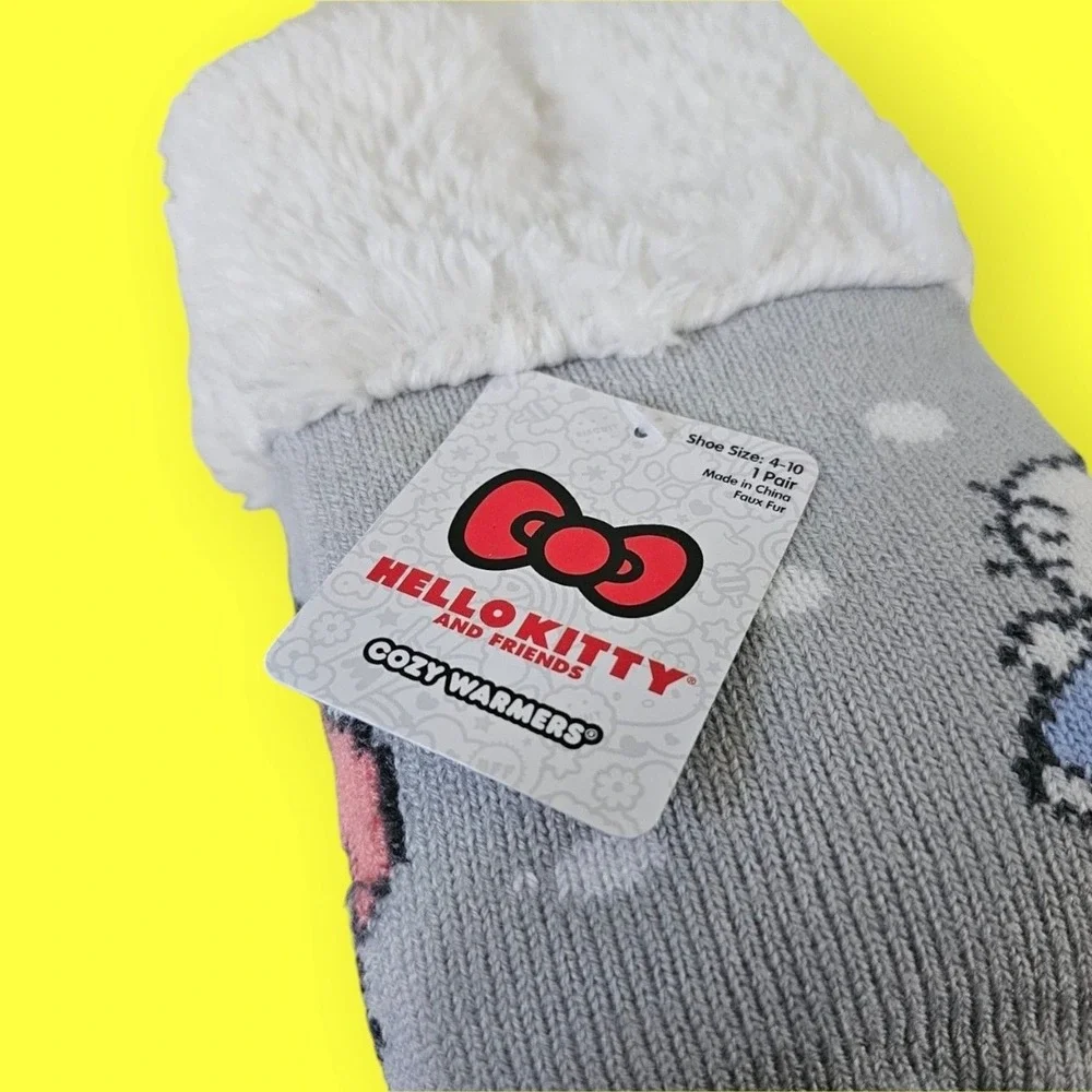 New Hello Kitty & Friends Cozy Sherpa Slipper Socks Gripper‎ Bottom Size 4-10